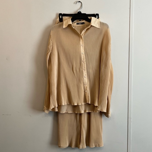 Cream Plisse Set Button Front Oversized Shirt & High Waisted Wide Leg Pants - Picture 5 of 7